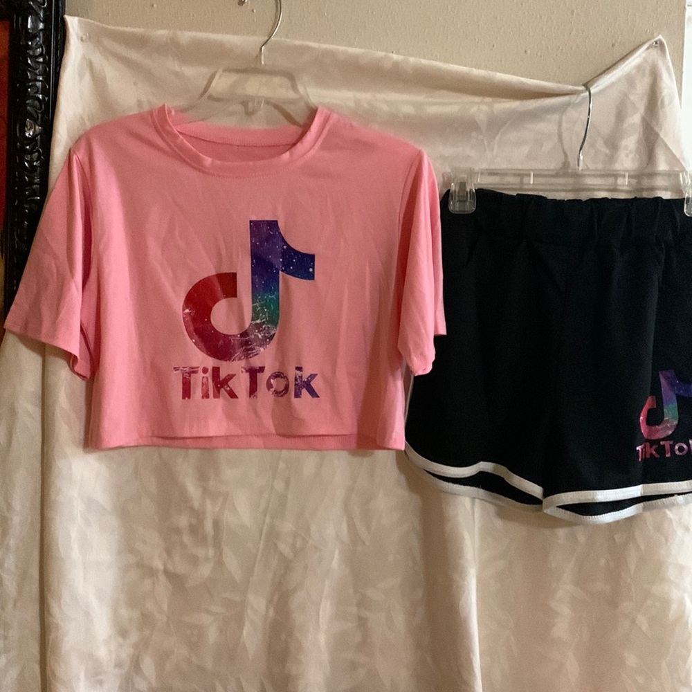 HONIEE Women’s TIK Tok Crop Top T-Shirt with Shorts 2pcs Set Tracksuit Sportswea